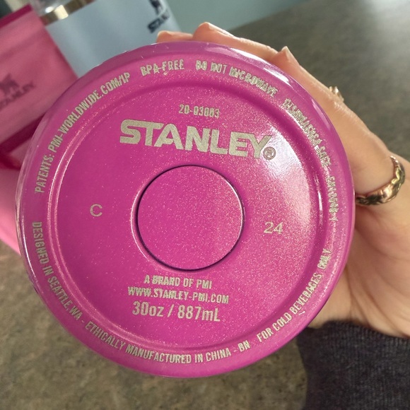 Stanley Pink Travel Mug 30 oz - Picture 4 of 4